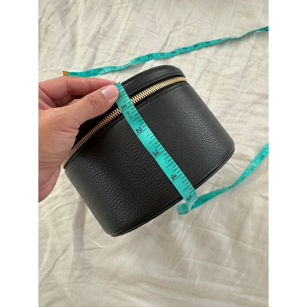 Cuyana Leather Wellness Case Black Pebbled Italian Leather Travel Vanity Bag